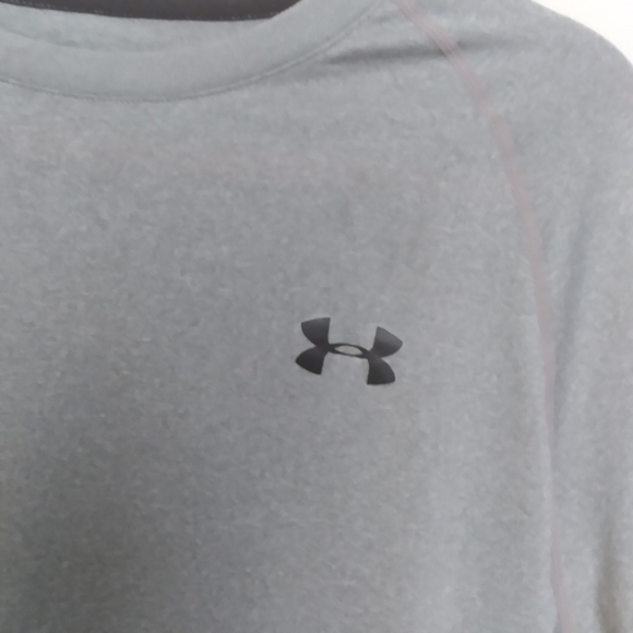 Under Armour Grey Loose Fit Short Sleeve Athletic Tee Shirt Size Medium - Picture 5 of 9